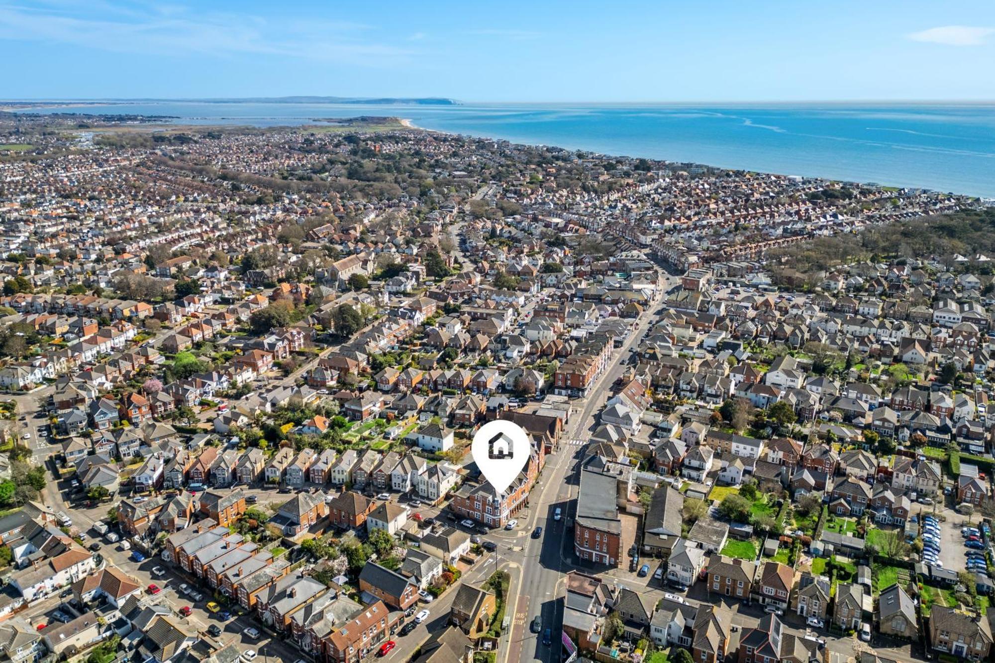 Beachside Maisonette Southbourne *
